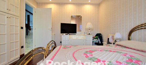 7-Zimmer Villa in Aprilia, Italy, Nr. 9110 30