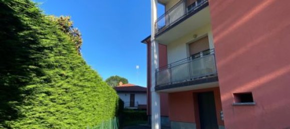 2 bedrooms Apartment in San Fermo della Battaglia, Italy No. 177306 2