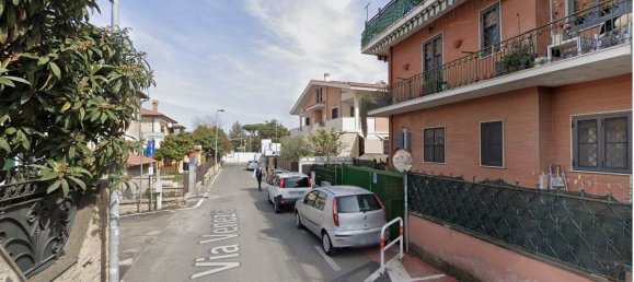 36m² Garage in Ciampino, Italy No. 18986 2