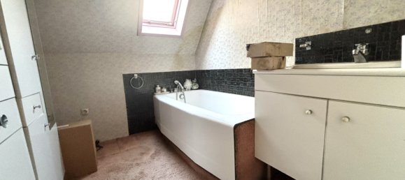 Villa de 7 dormitorios en Neuville-en-Ferrain, France No. 156207 15