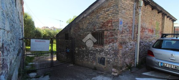 149m² Warehouse in San Benedetto del Tronto, Italy No. 314572 11