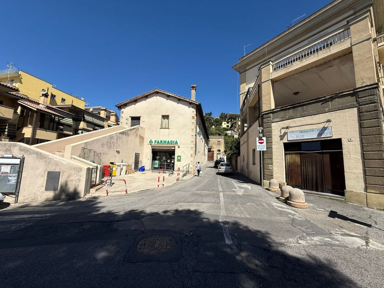 4 bedrooms Apartment in Tolfa, Italy No. 360072