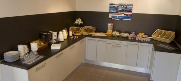 Apartamento de 2 dormitorios en Grandcamp-Maisy, France No. 1900 9