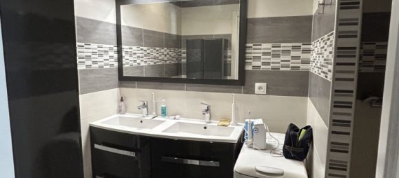 Moradia em banda de 5 divisões em Isdes, France N.º 53621 4