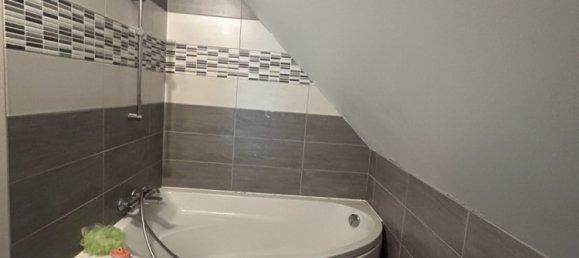 Moradia em banda de 5 divisões em Isdes, France N.º 53621 11