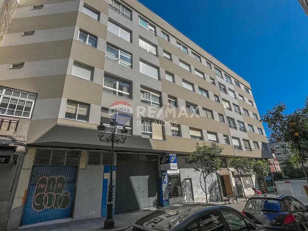 3 bedrooms Apartment in Vigo, Spain No. 190984