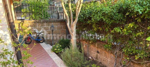 Дом с 2 спальнями в Риньяно Фламинио, Италия № 330748 4