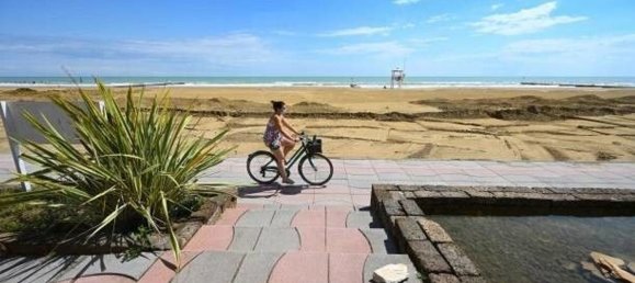 3 rooms Apartment in Jesolo, Italy No. 276071 4