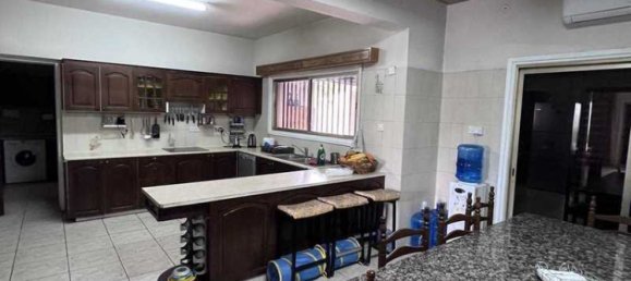 4 غرف نوم منزل في Strovolos, Cyprus رقم 7608 2