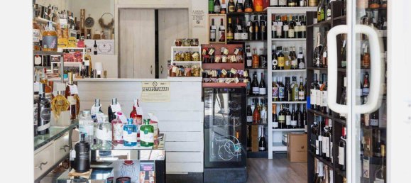 3 rooms Commercial property in Cattolica, Italy No. 335991 4