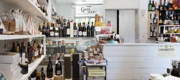 3 rooms Commercial property in Cattolica, Italy No. 335991 7