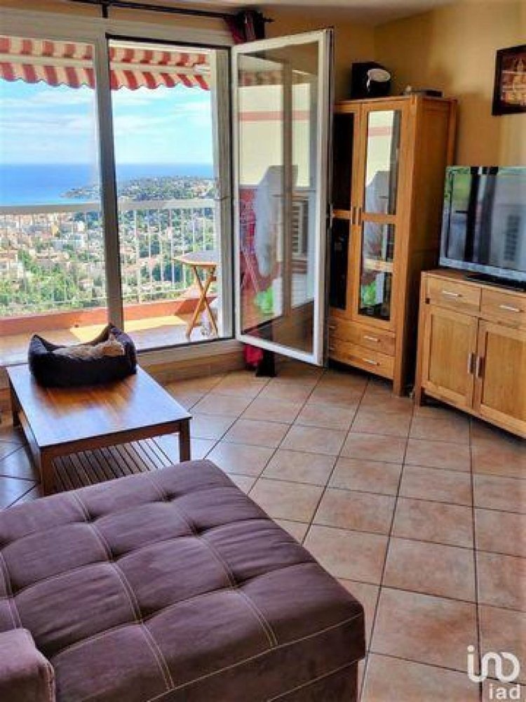 2 bedrooms Condo in Menton, France No. 15876