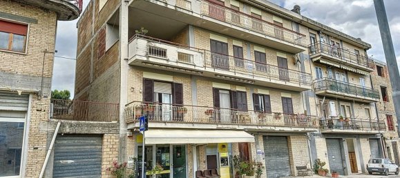 7 rooms Apartment in Cossignano, Italy No. 159357 2