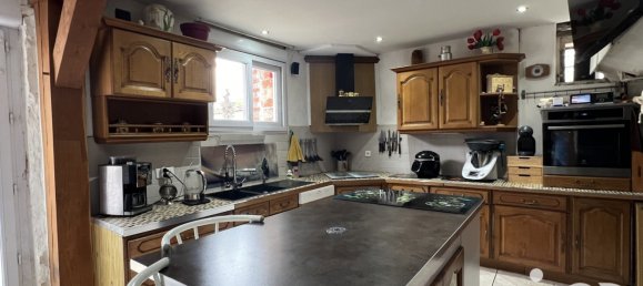 Casa de 4 dormitorios en Courtenay, France No. 254068 3