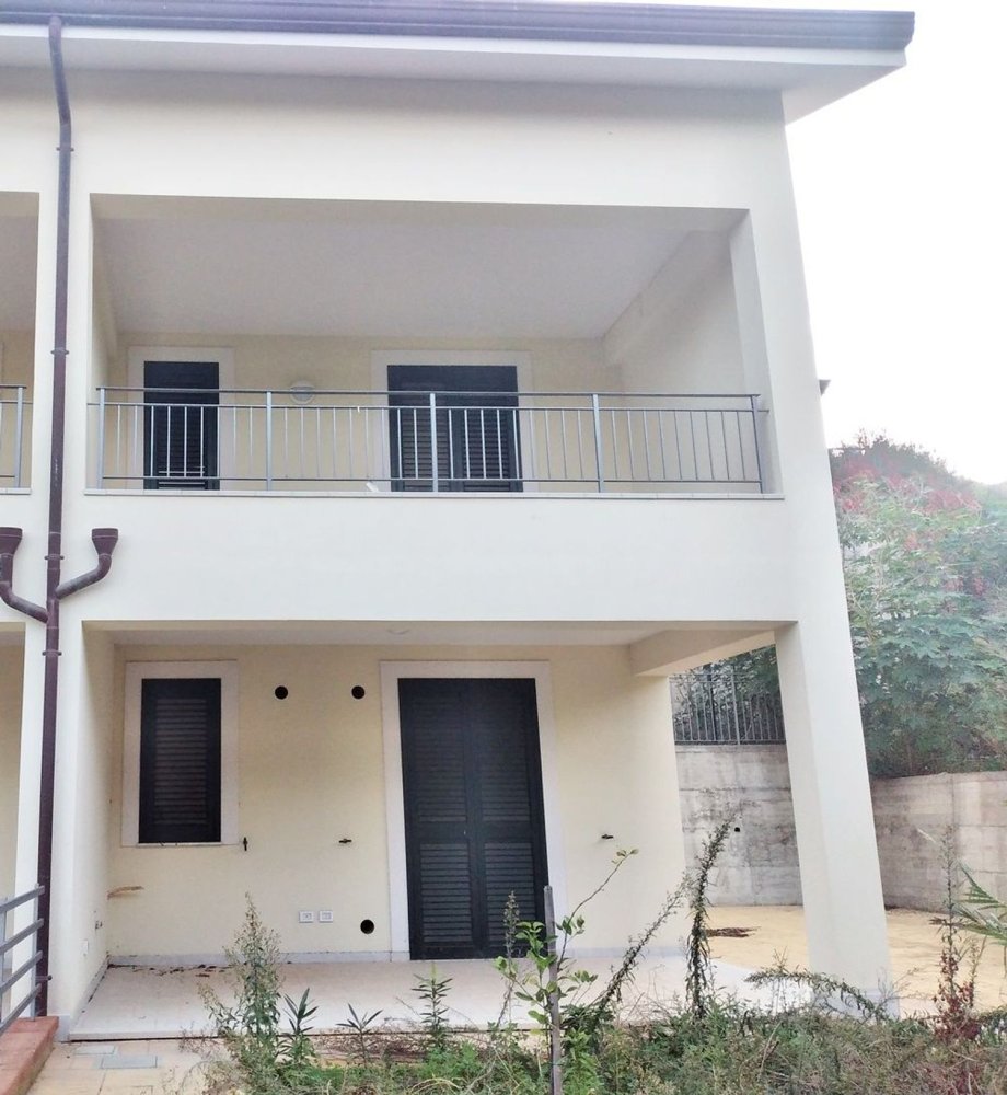 3غرفة منزل في Piraino, Italy رقم 108823