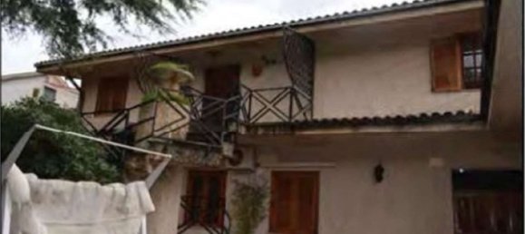 6 rooms Apartment in Carolei, Italy No. 185409 3