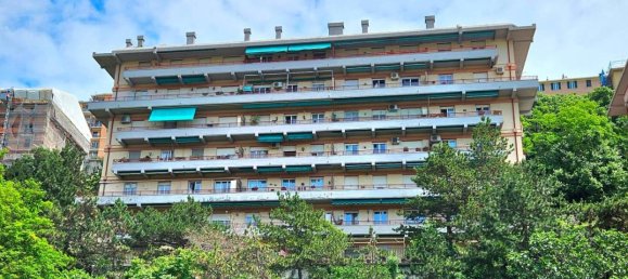 3 rooms Apartment in Genoa, Italy No. 40460 3