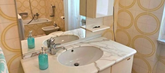 3 rooms Apartment in Genoa, Italy No. 40460 13