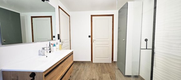 4 bedrooms House in Caro, France No. 201860 15