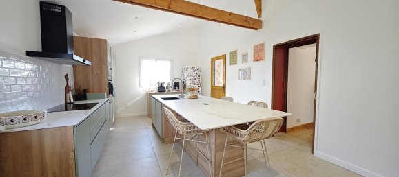 4 bedrooms House in Caro, France No. 201860 8