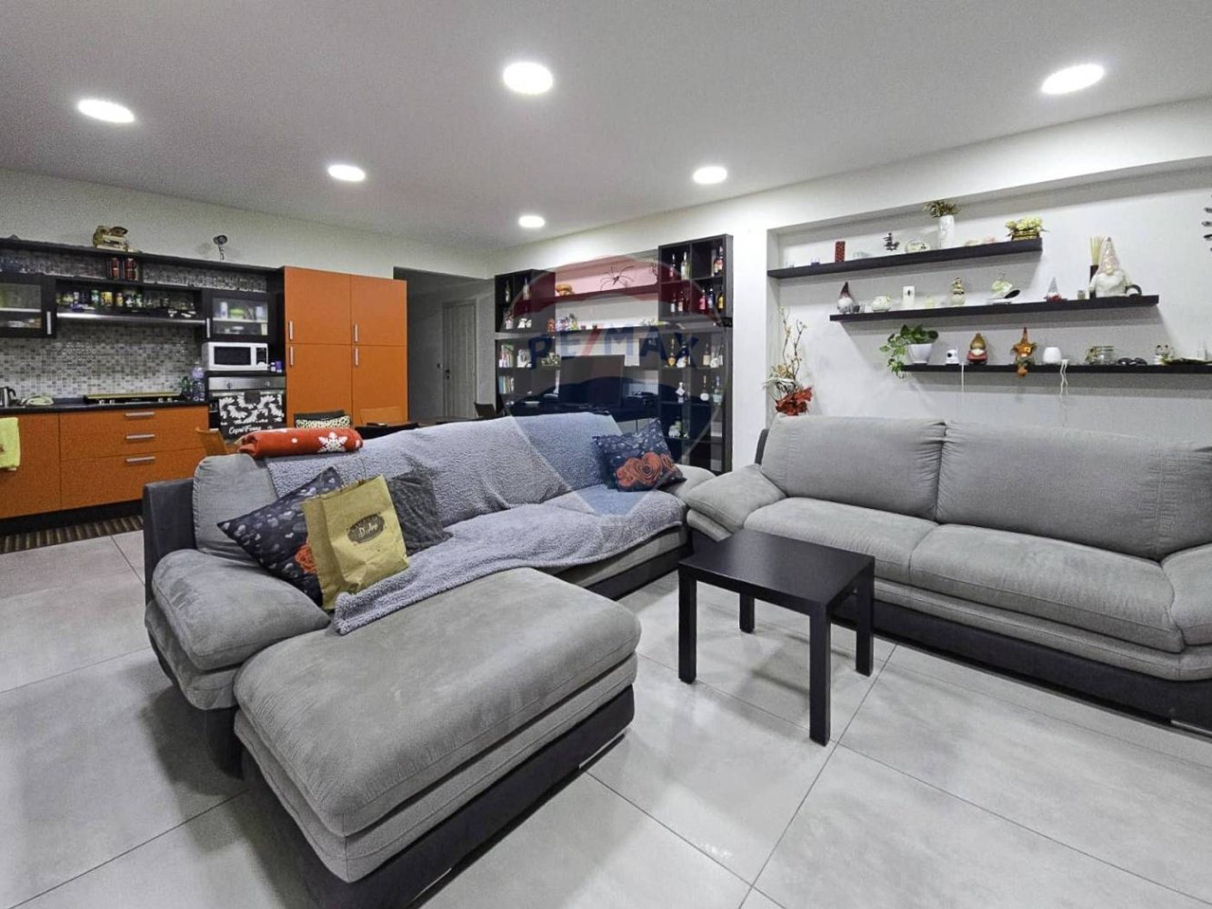 4 bedrooms Apartment in Pescara, Italy No. 33791