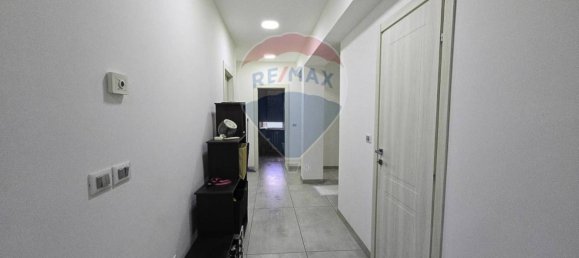 4 bedrooms Apartment in Pescara, Italy No. 33791 11