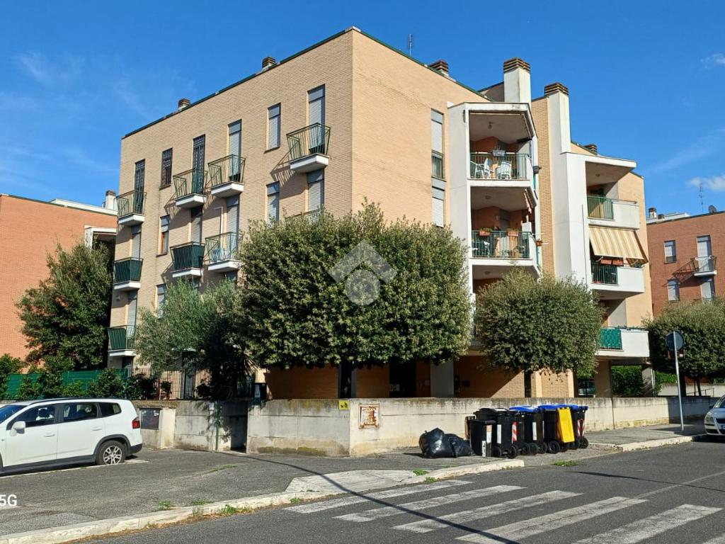 3 rooms Apartment in Rome, Italy No. 346203