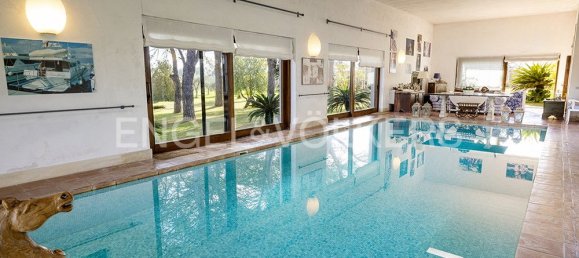 5 bedrooms Villa in Lecce, Italy No. 126679 5