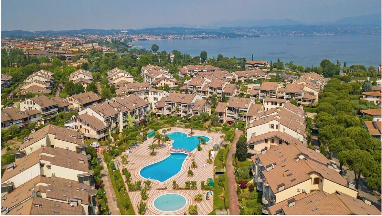 4 chambres Villa à Desenzano del Garda, Italy No. 391530