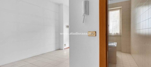 4 bedrooms Apartment in Milan, Italy No. 374192 31