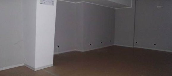 230m² Commercial property in Reggio Calabria, Italy No. 113625 11