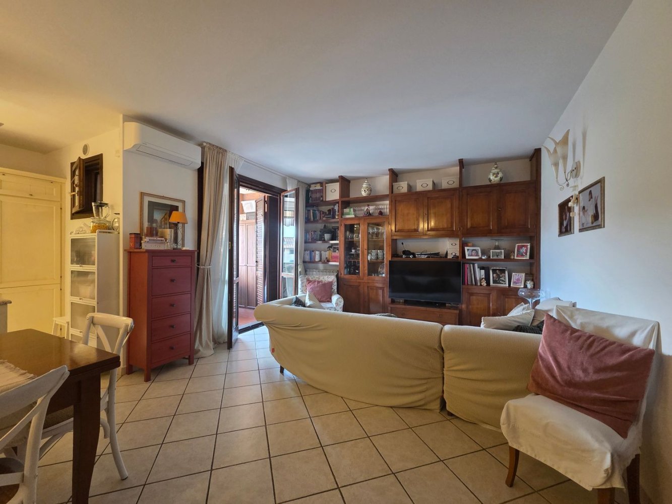 4 bedrooms Apartment in Prato, Italy No. 319738