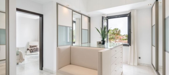 5 bedrooms House in Marbella, Spain No. 146186 15