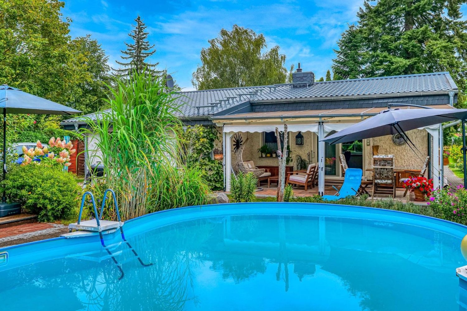 Бунгало с 3 комнатами в Тегель, Германия № 336593