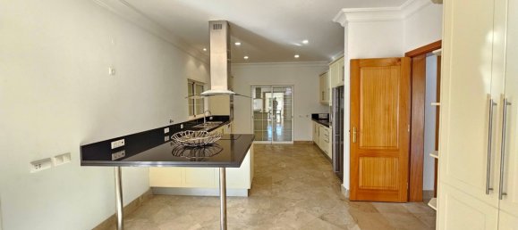 4 bedrooms House in Almancil, Portugal No. 99466 12