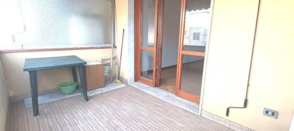 Квартира с 4 комнатами в Каррара, Италия № 16850 2