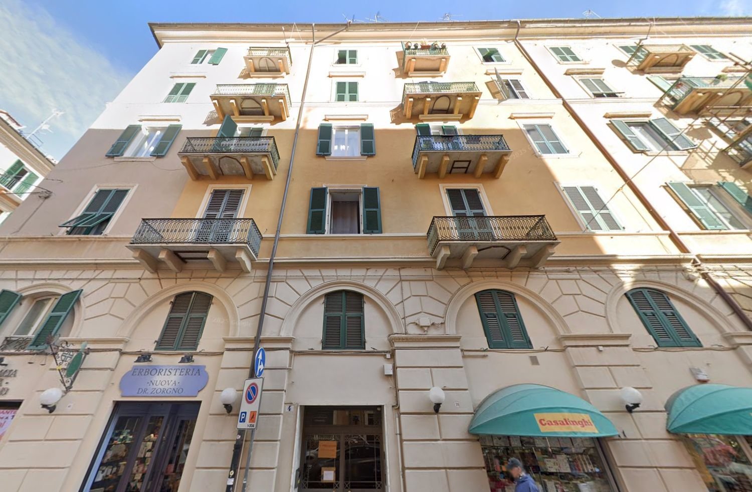 3 bedrooms Apartment in Savona, Italy No. 378386