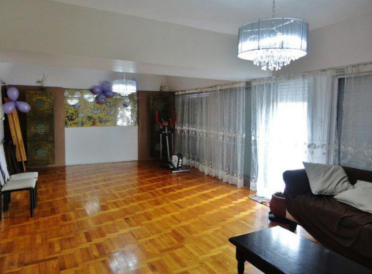 Apartamento de 3 dormitorios en Buenos Aires, Argentina No. 78556