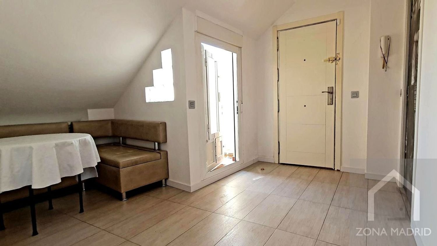 1 bedroom Penthouse in Madrid, Spain No. 170867