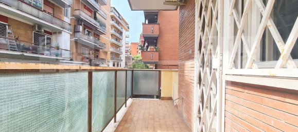 3 rooms Apartment in Rome, Italy No. 9651 5