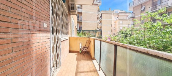 3 rooms Apartment in Rome, Italy No. 9651 92
