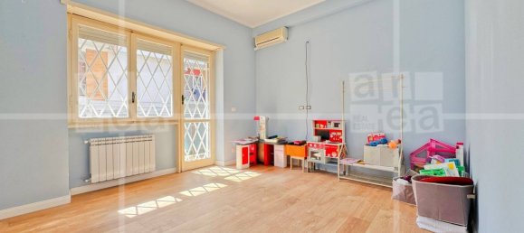 3 rooms Apartment in Rome, Italy No. 9651 45