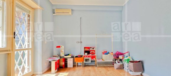 3 rooms Apartment in Rome, Italy No. 9651 4