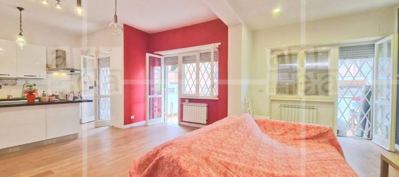 3 rooms Apartment in Rome, Italy No. 9651 12