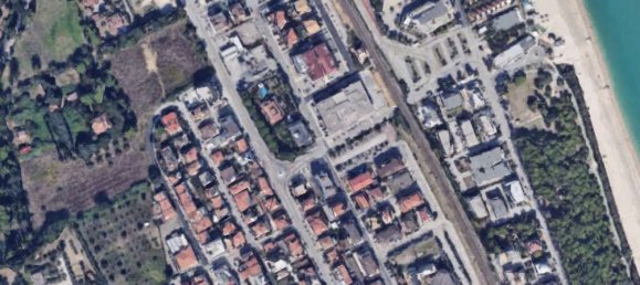 140m² Office in Porto Sant'Elpidio, Italy No. 380191 5