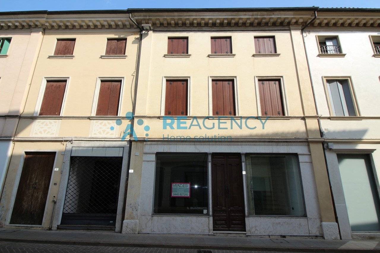 3غرفة عقار تجاري في Thiene, Italy رقم 326166