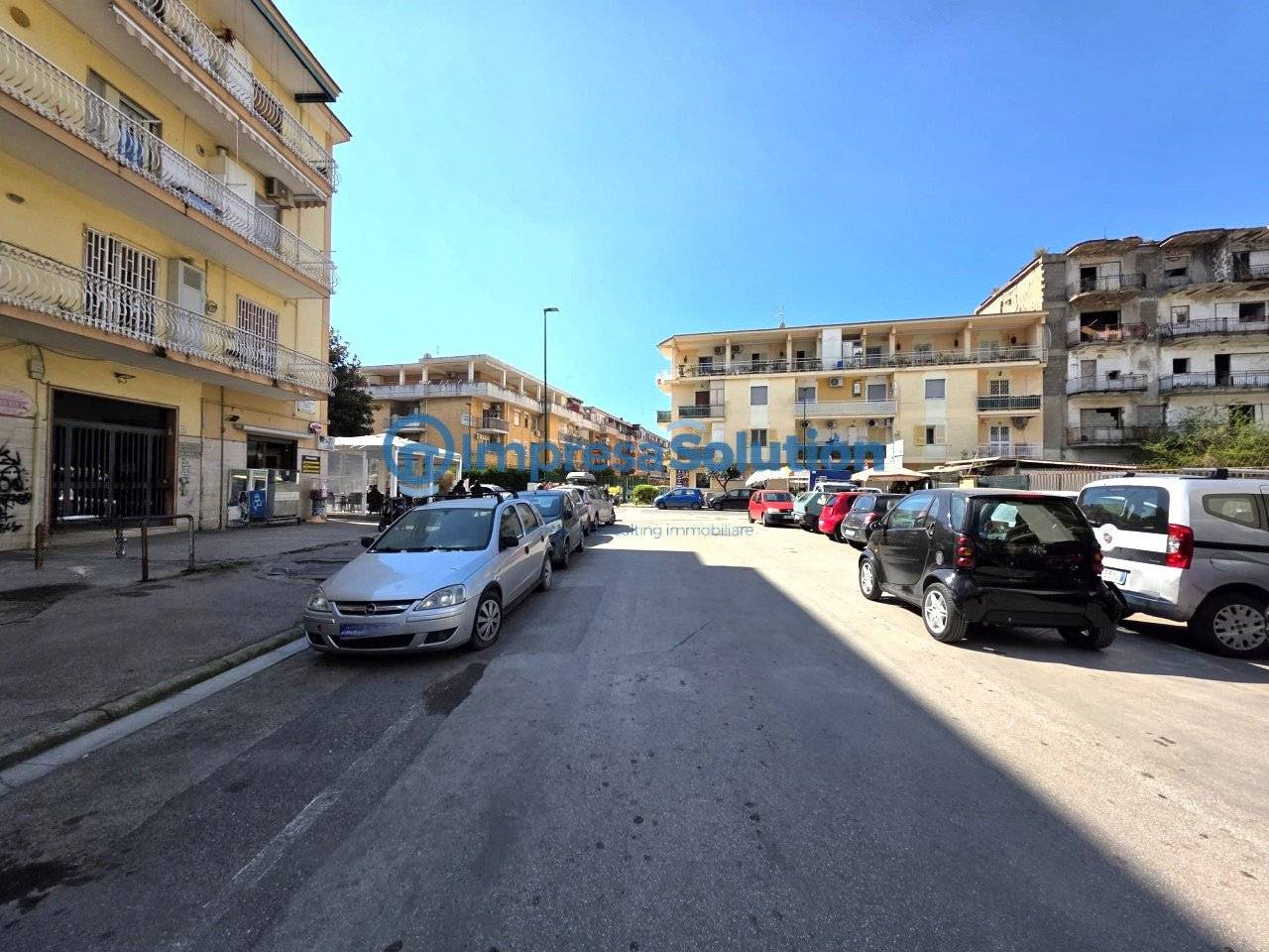 1-salle Propriété commerciale à Naples, Italy No. 349754