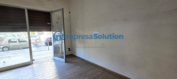 1-salle Propriété commerciale à Naples, Italy No. 349754 8