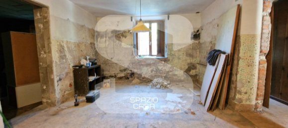 Apartamento de 2 dormitorios en Lucca, Italy No. 275163 2