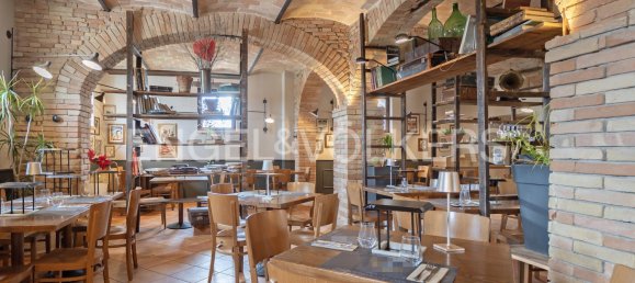 Edificio de 12 dormitorios en Perugia, Italy No. 107494 7